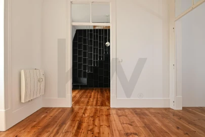 Apartamento T3 para Arrendamento em Santa Maria Maior