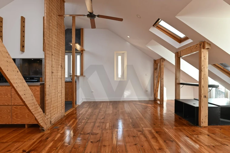 Apartamento T3 para Arrendamento em Santa Maria Maior Foto 3