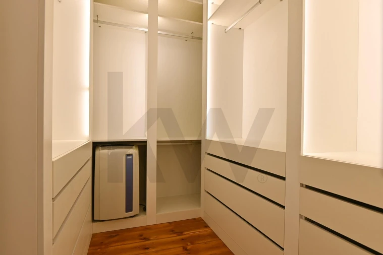 Apartamento T3 para Arrendamento em Santa Maria Maior Foto 18