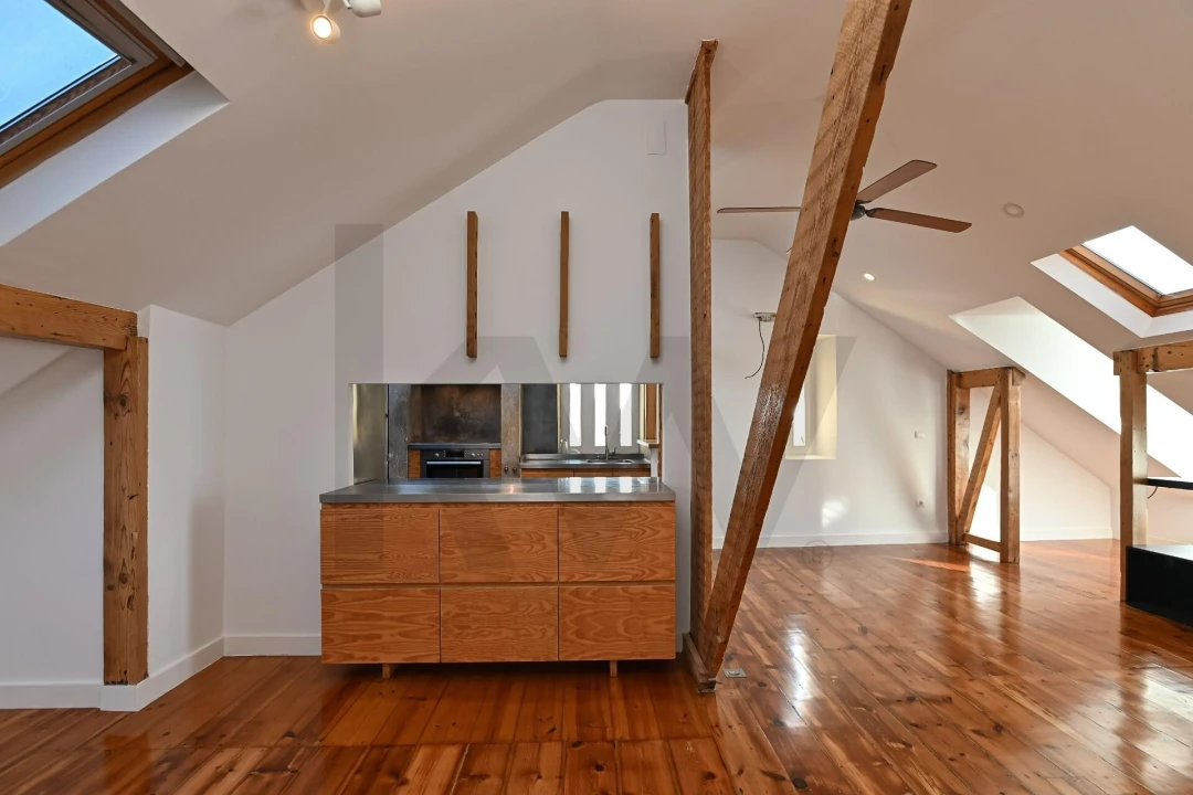 Apartamento T3 para Arrendamento em Santa Maria Maior Foto 5