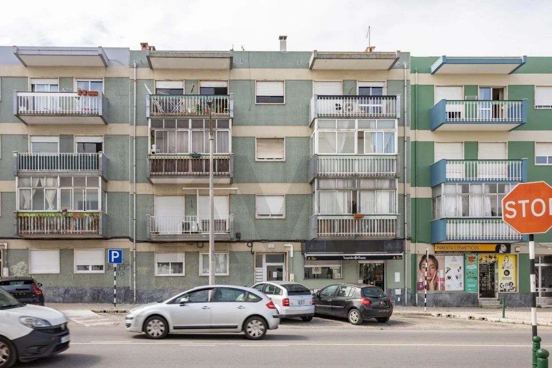 Apartamento T2 para Venda em Corroios Foto 23