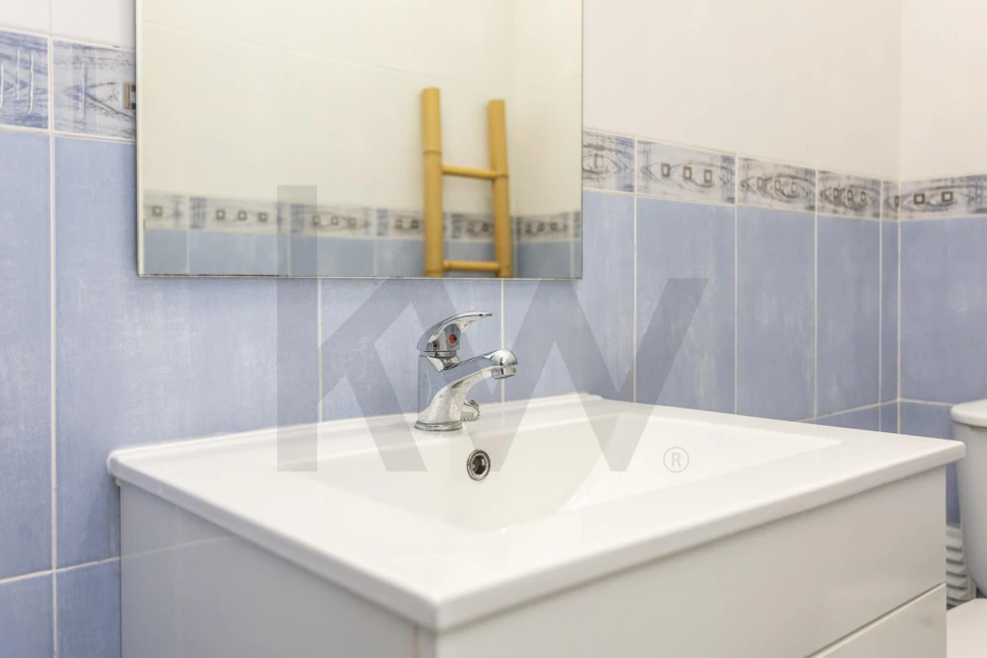 Apartamento T2 para Venda em Corroios Foto 16