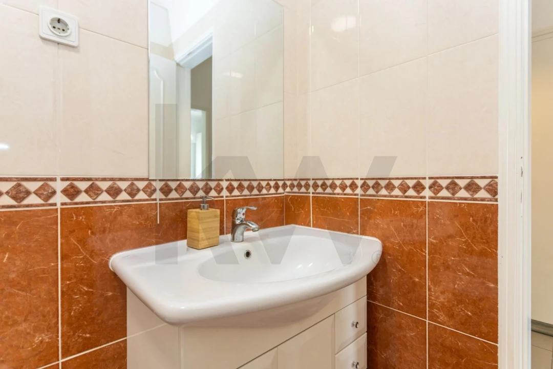 Apartamento T2 para Venda em Corroios Foto 18