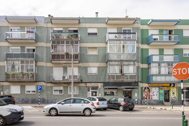 Apartamento T2 para Venda em Corroios Foto 23