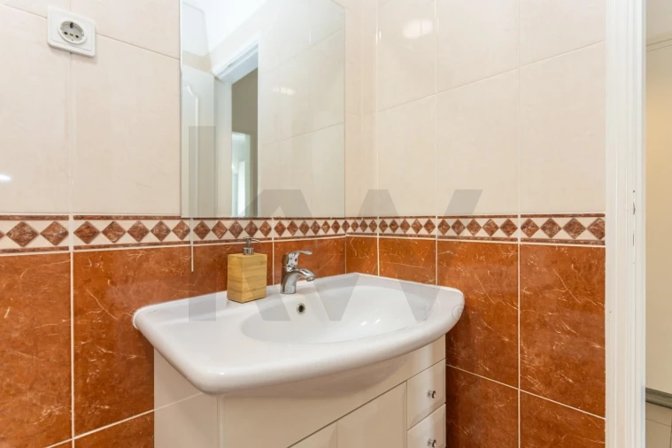 Apartamento T2 para Venda em Corroios Foto 18