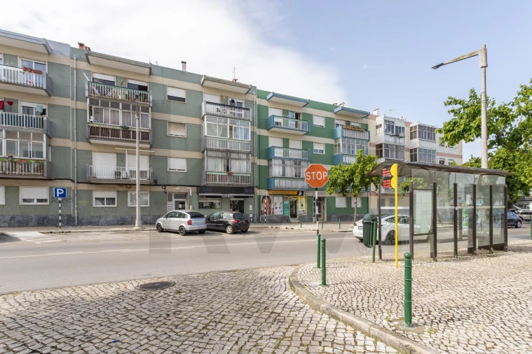 Apartamento T2 para Venda em Corroios Foto 22