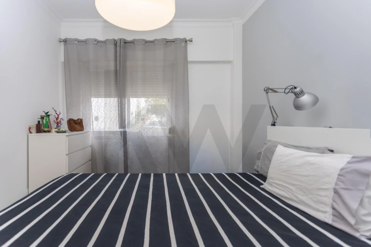 Apartamento T2 para Venda em Corroios Foto 12