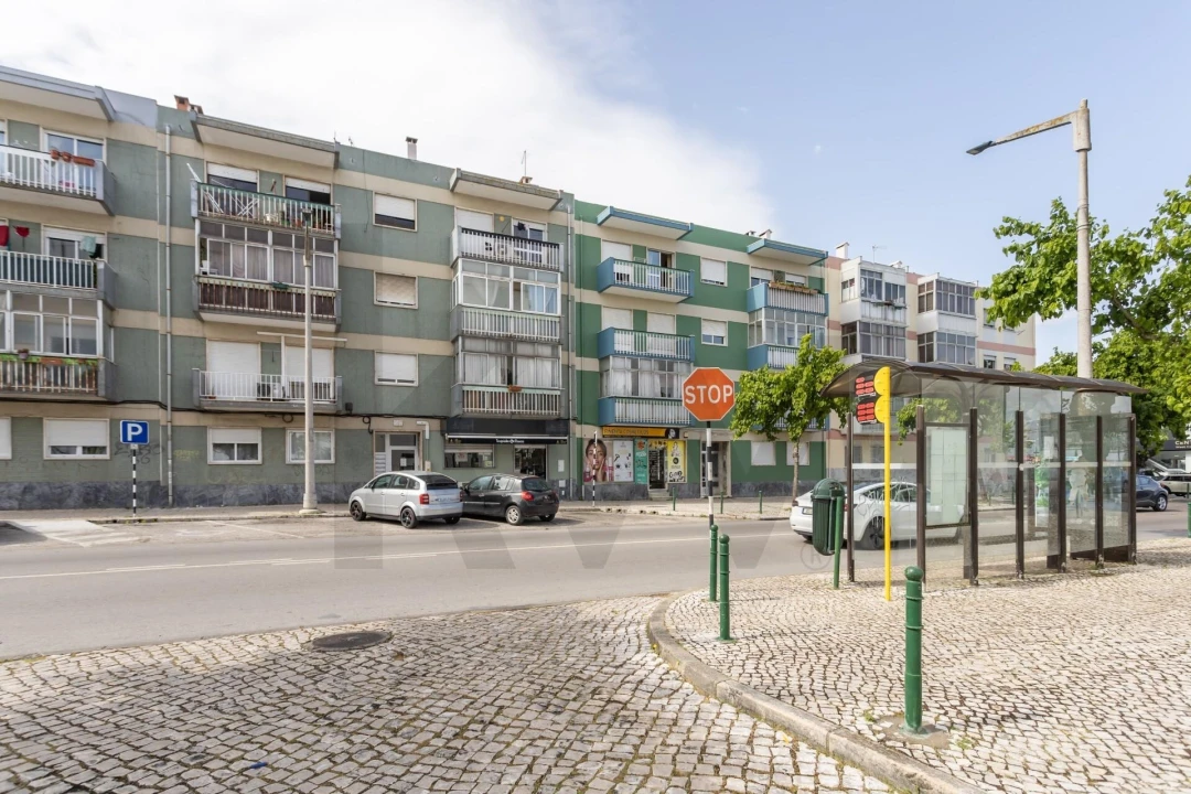 Apartamento T2 para Venda em Corroios Foto 22