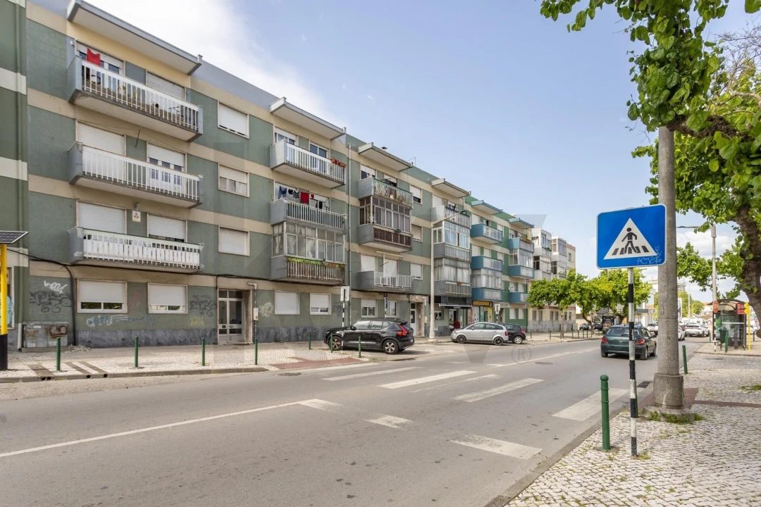 Apartamento T2 para Venda em Corroios Foto 24