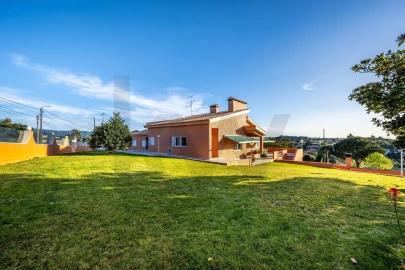 Quinta T4 para Venda em Nogueira do Cravo e Pindelo