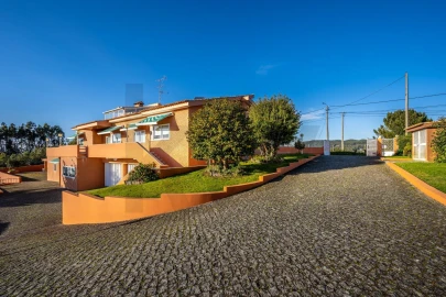 Quinta T4 para Venda em Nogueira do Cravo e Pindelo