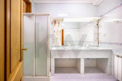 Quinta T4 para Venda em Nogueira do Cravo e Pindelo