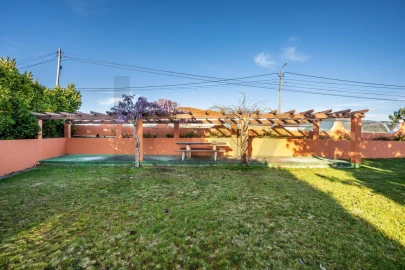 Quinta T4 para Venda em Nogueira do Cravo e Pindelo