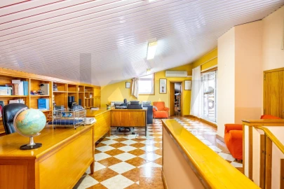 Quinta T4 para Venda em Nogueira do Cravo e Pindelo