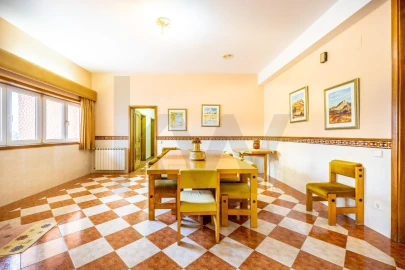 Quinta T4 para Venda em Nogueira do Cravo e Pindelo