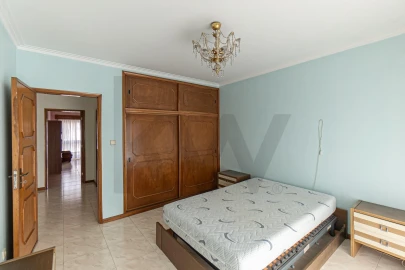 Moradia T5 para Arrendamento em Serzedo e Perosinho