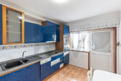 Moradia T5 para Arrendamento em Serzedo e Perosinho