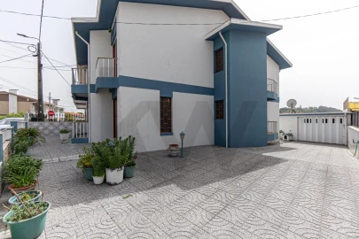 Moradia T5 para Arrendamento em Serzedo e Perosinho