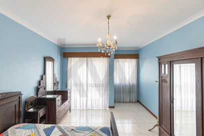 Moradia T5 para Arrendamento em Serzedo e Perosinho