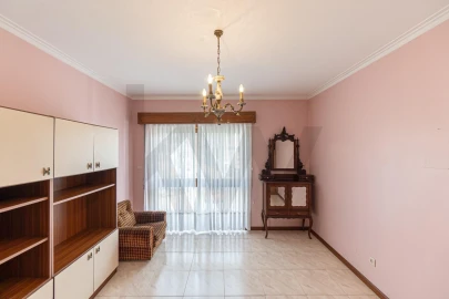 Moradia T5 para Arrendamento em Serzedo e Perosinho