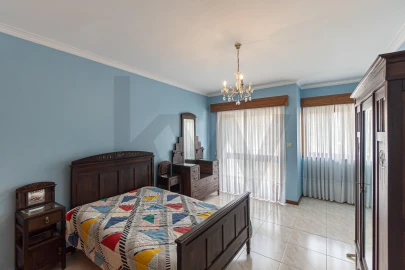 Moradia T5 para Arrendamento em Serzedo e Perosinho