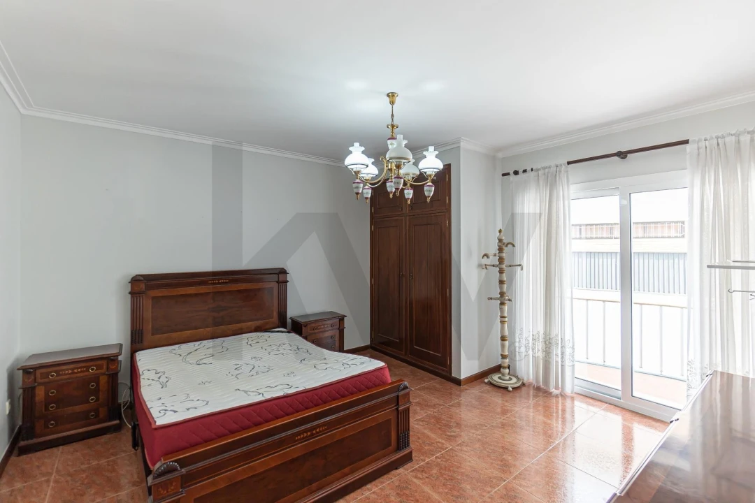 Moradia T5 para Arrendamento em Serzedo e Perosinho Foto 2