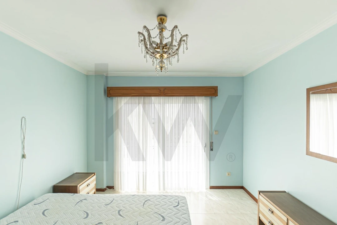 Moradia T5 para Arrendamento em Serzedo e Perosinho Foto 14