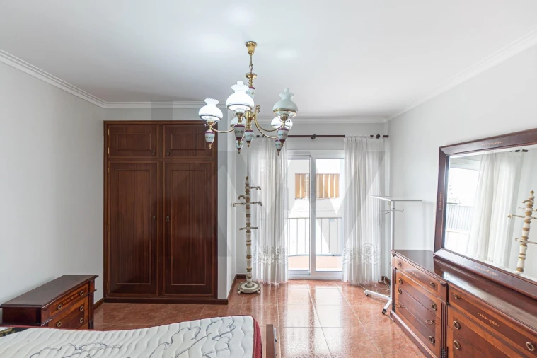 Moradia T5 para Arrendamento em Serzedo e Perosinho Foto 3