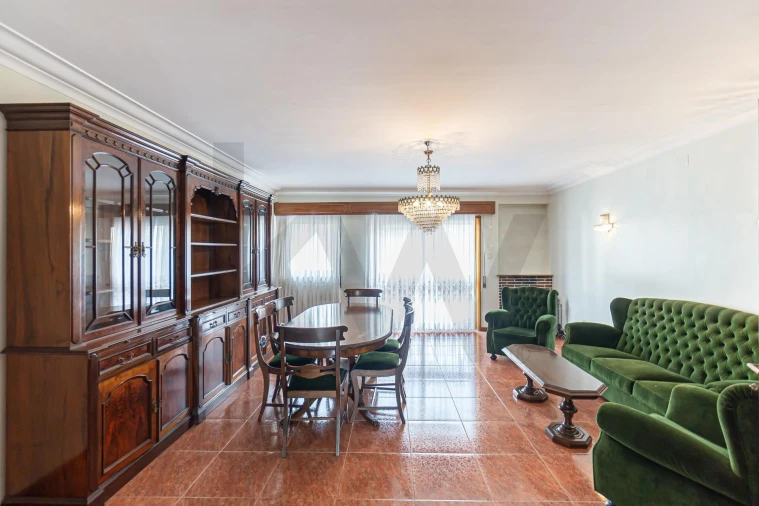 Moradia T5 para Arrendamento em Serzedo e Perosinho Foto 9