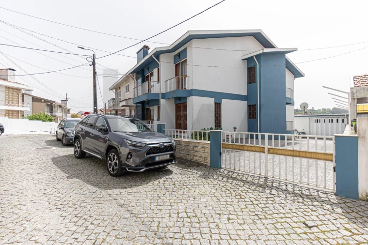 Moradia T5 para Arrendamento em Serzedo e Perosinho Foto 26