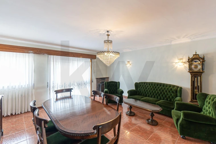 Moradia T5 para Arrendamento em Serzedo e Perosinho Foto 10