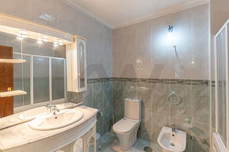 Moradia T5 para Arrendamento em Serzedo e Perosinho Foto 21