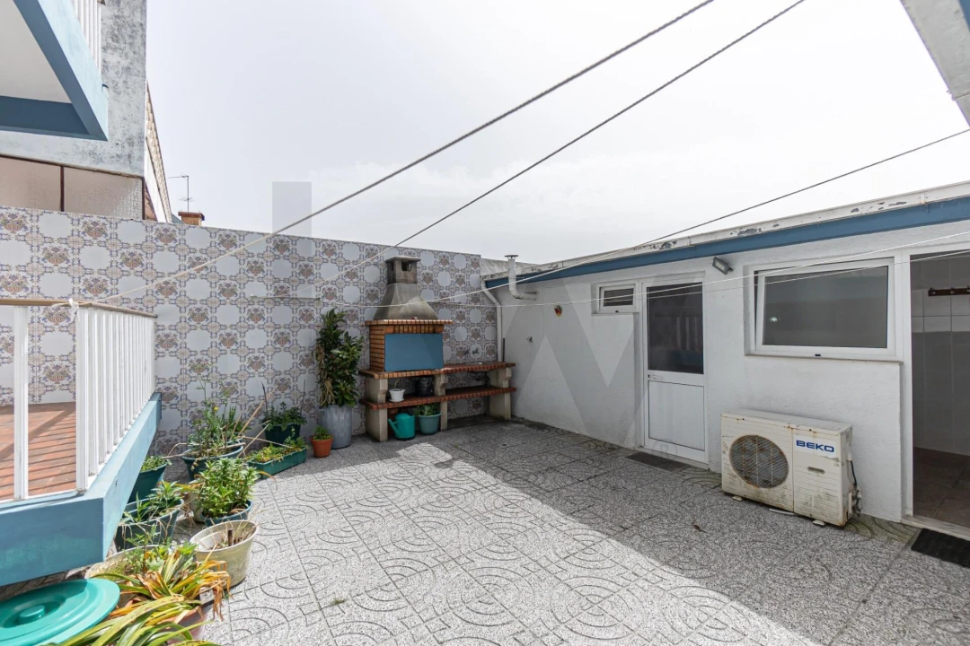 Moradia T5 para Arrendamento em Serzedo e Perosinho Foto 23