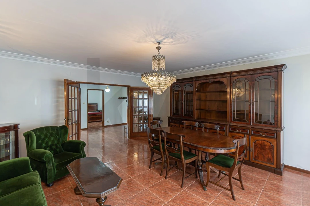 Moradia T5 para Arrendamento em Serzedo e Perosinho Foto 11