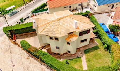 Moradia T4 para Venda em Alcabideche