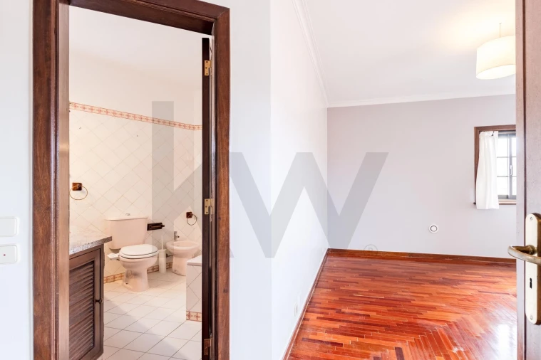 Moradia T4 para Venda em Alcabideche Foto 32