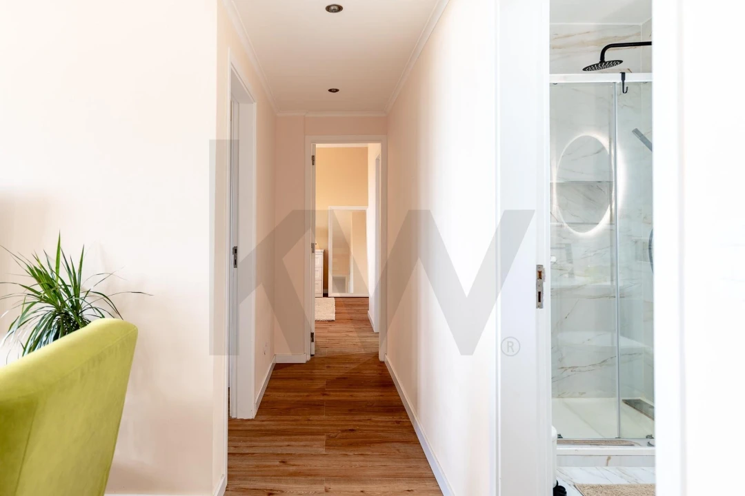 Apartamento T2 para Venda em São Vicente Foto 10