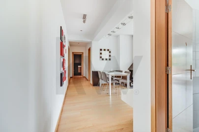 Apartamento T2 para Arrendamento em Carnaxide e Queijas