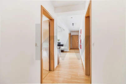 Apartamento T2 para Arrendamento em Carnaxide e Queijas