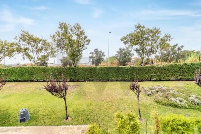 Apartamento T2 para Arrendamento em Carnaxide e Queijas