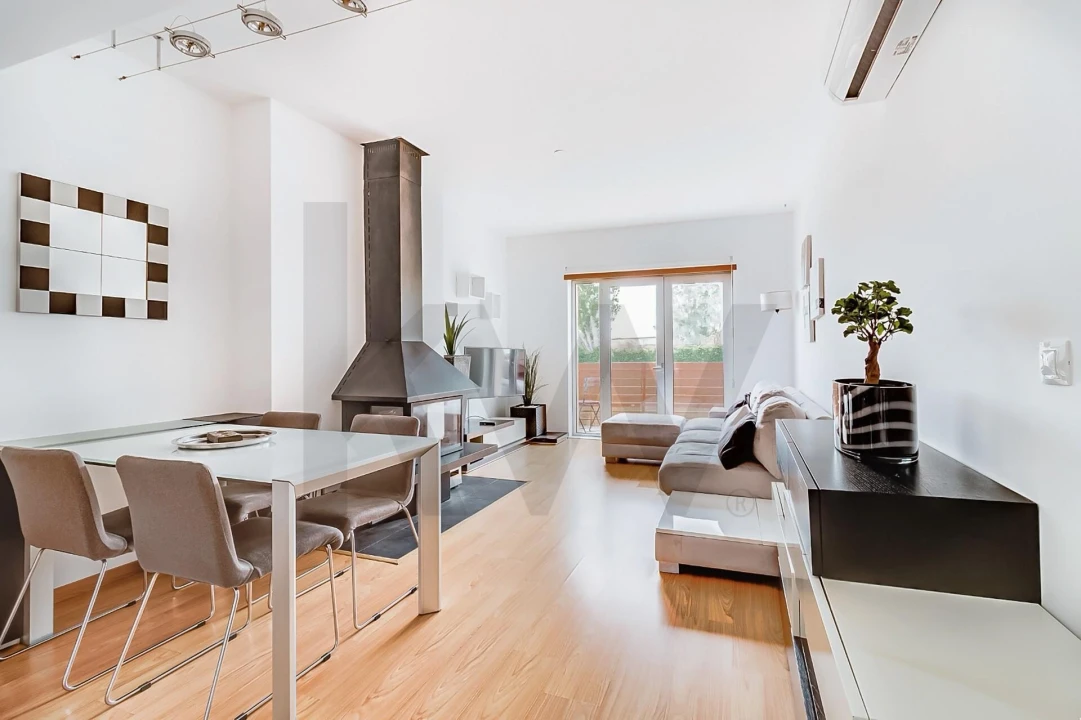 Apartamento T2 para Arrendamento em Carnaxide e Queijas Foto 10