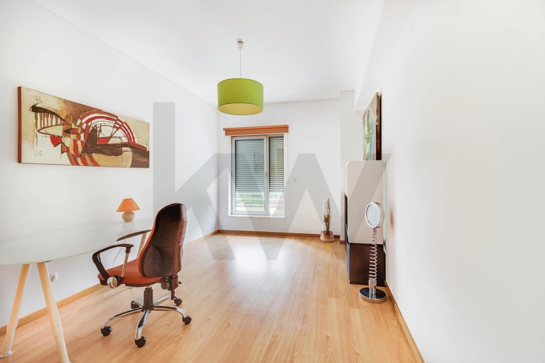 Apartamento T2 para Arrendamento em Carnaxide e Queijas Foto 21