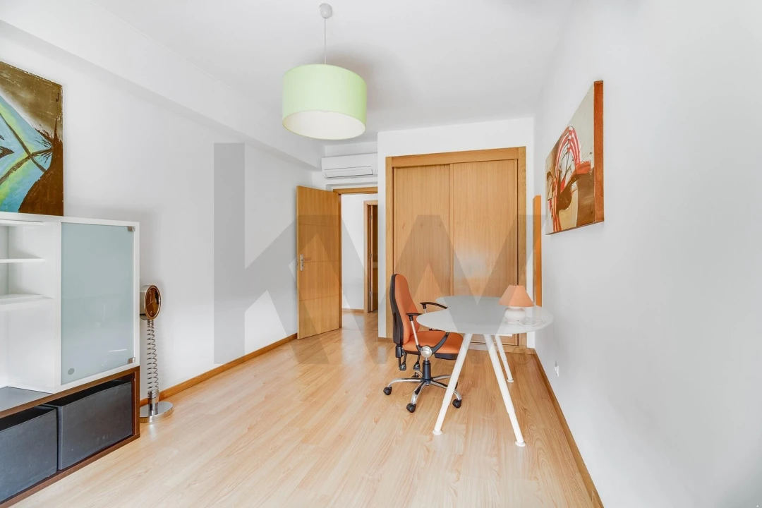 Apartamento T2 para Arrendamento em Carnaxide e Queijas Foto 20