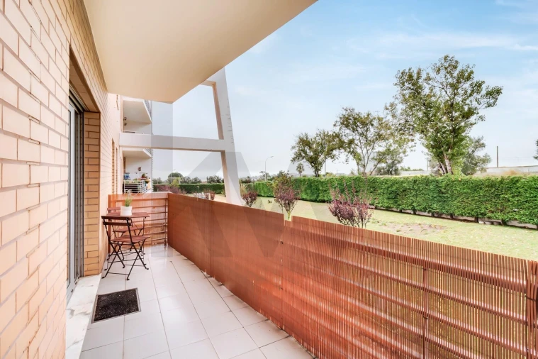 Apartamento T2 para Arrendamento em Carnaxide e Queijas Foto 30