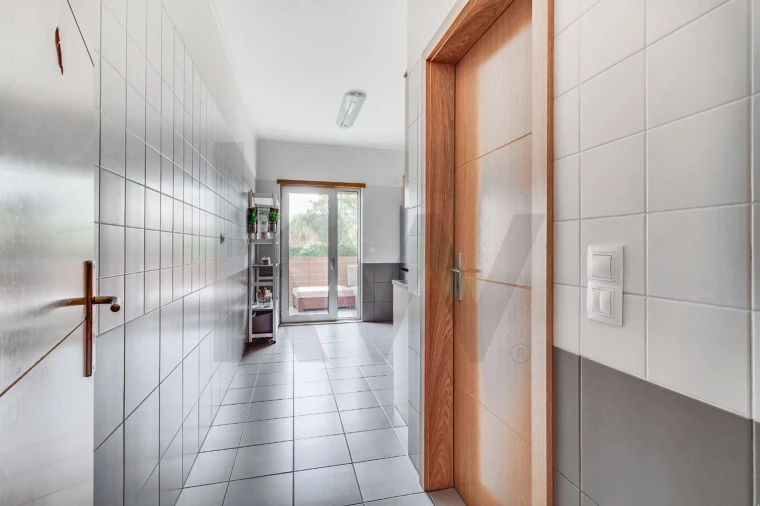 Apartamento T2 para Arrendamento em Carnaxide e Queijas Foto 15