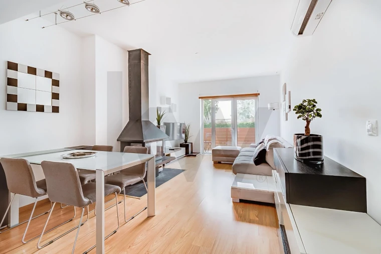 Apartamento T2 para Arrendamento em Carnaxide e Queijas Foto 10