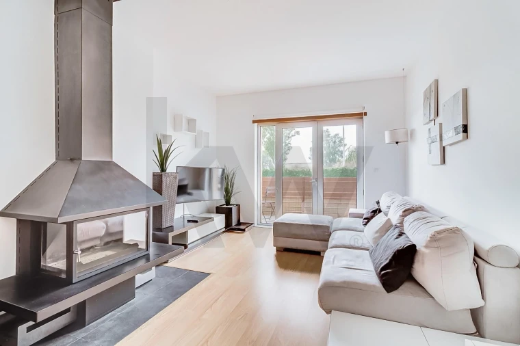 Apartamento T2 para Arrendamento em Carnaxide e Queijas Foto 12