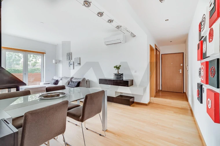 Apartamento T2 para Arrendamento em Carnaxide e Queijas Foto 8