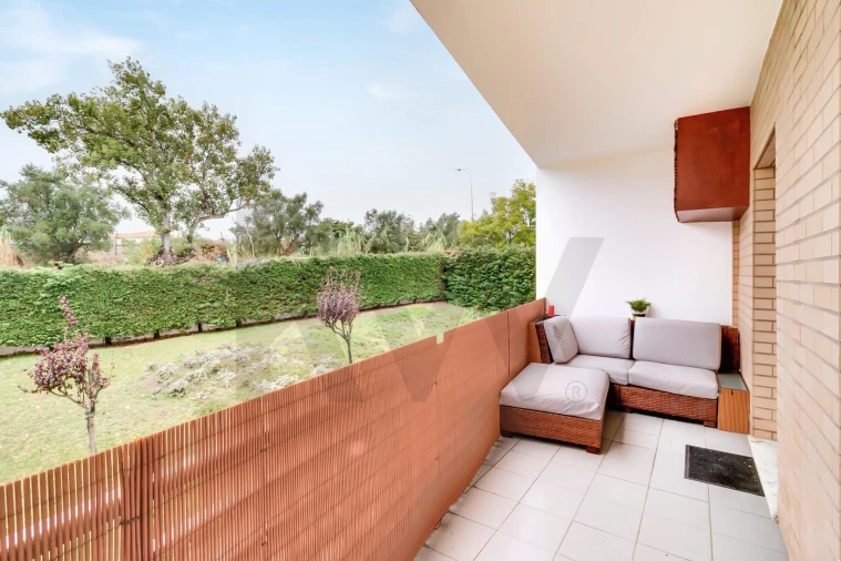 Apartamento T2 para Arrendamento em Carnaxide e Queijas Foto 29