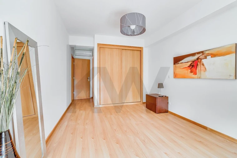 Apartamento T2 para Arrendamento em Carnaxide e Queijas Foto 23